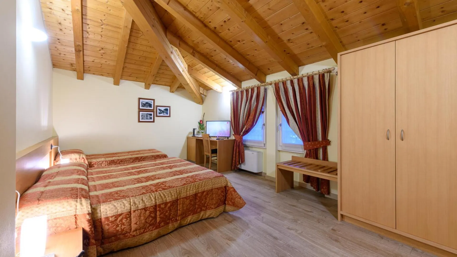 Hotel Garni Le Corti Grosotto 3*,